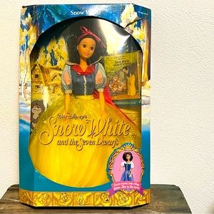 1992 Disney's Snow White doll w/ Little Little Golden Book, NIB, made by Mattel.